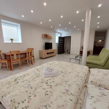 Vehlovice Apartments Mělník Zewnętrze zdjęcie