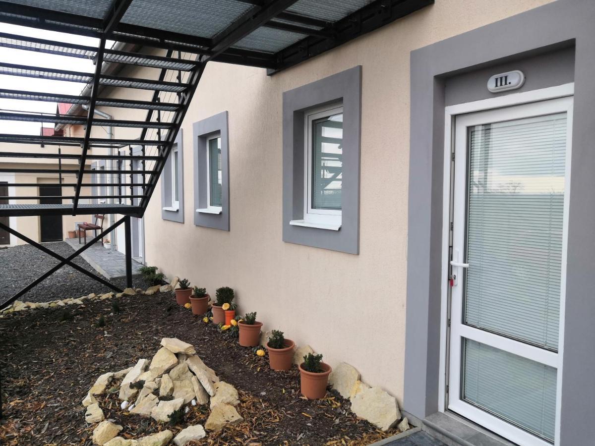 Vehlovice Apartments Mělník Zewnętrze zdjęcie