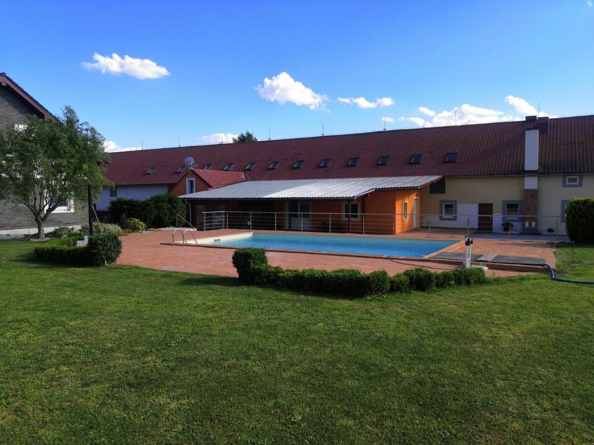 Vehlovice Apartments Mělník Zewnętrze zdjęcie