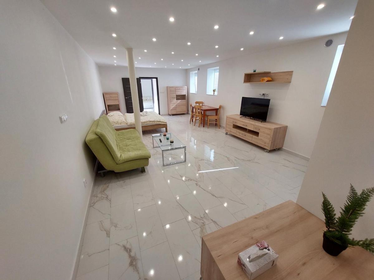 Vehlovice Apartments Mělník Zewnętrze zdjęcie