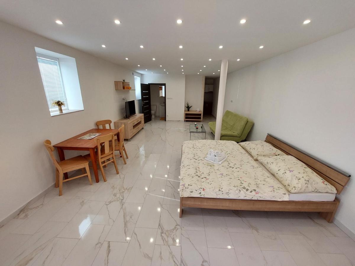 Vehlovice Apartments Mělník Zewnętrze zdjęcie